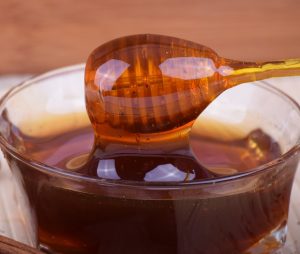 How to treat a dry cough with honey